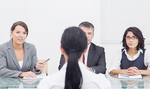 面试官问：100元掉马桶里你捡还是不捡